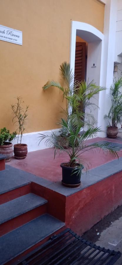 French Rivera Guest House Puducherry Eksteriør billede